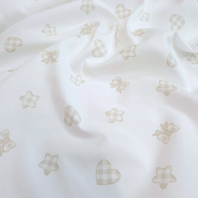 Piquet millerighe H 150 cm - COORDINATO CUORI, STELLE E FIOCCHI FONDO LATTE