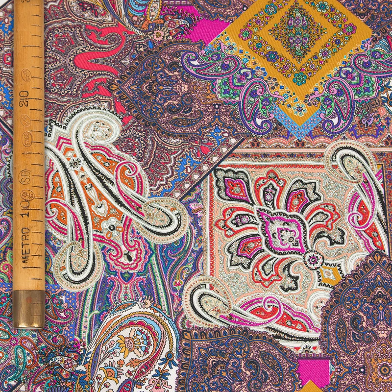 Twill Viscosa Stampata - Geometric Paisley