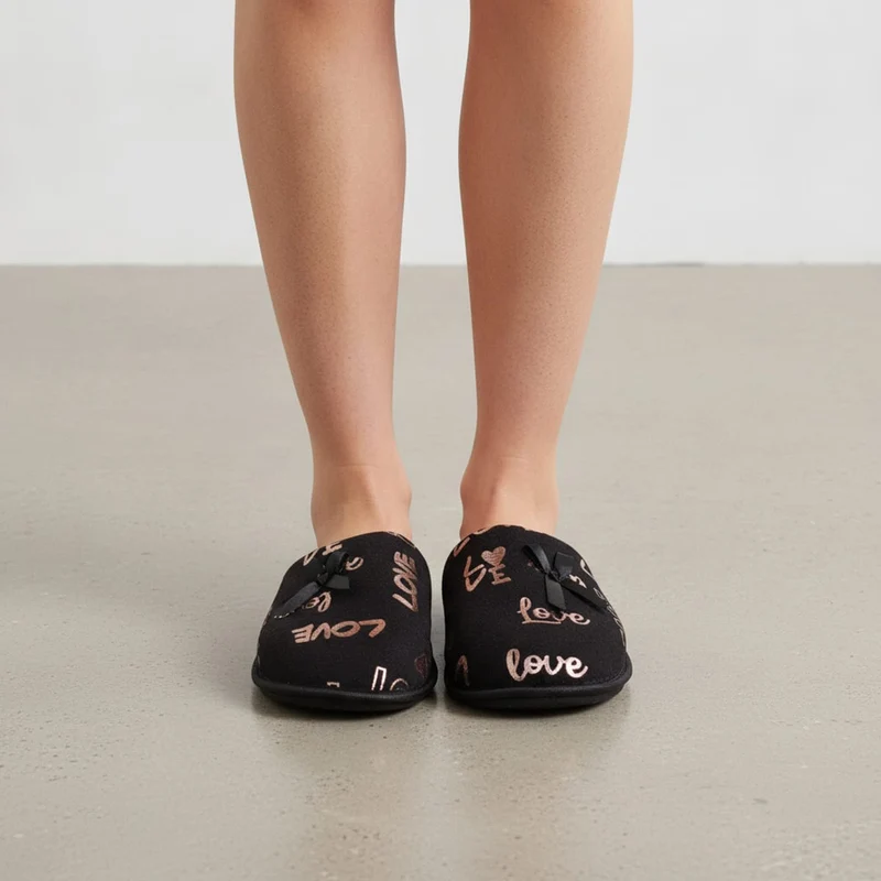 Pantofola nera da con scritta Love - Nero