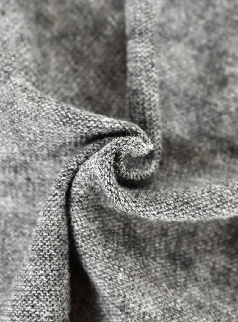 Maglia fine in misto lana e cashmere