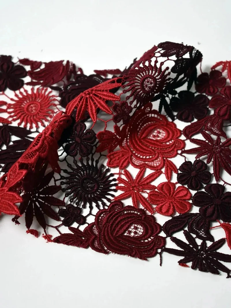 Pizzo macramé floreale bordeaux
