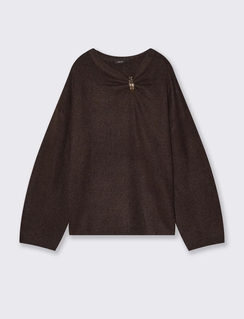 Pullover con scollo e dettaglio gioiello - Moro