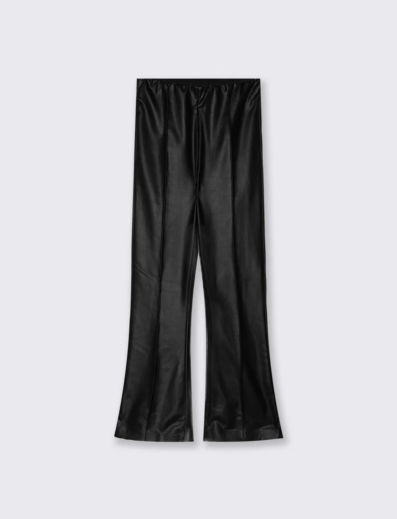Fuseaux flare: tendenze di stile - Nero