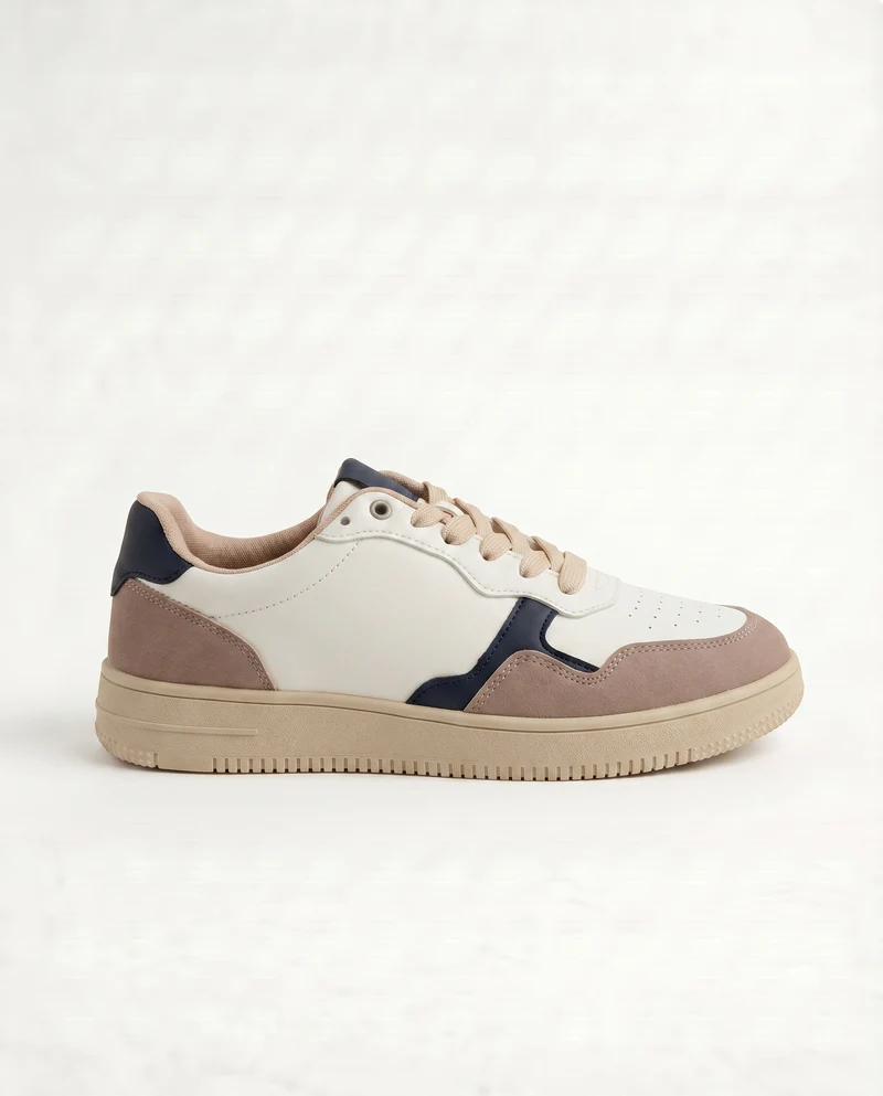 Sneakers bianche con riporti a contrasto - Bianco