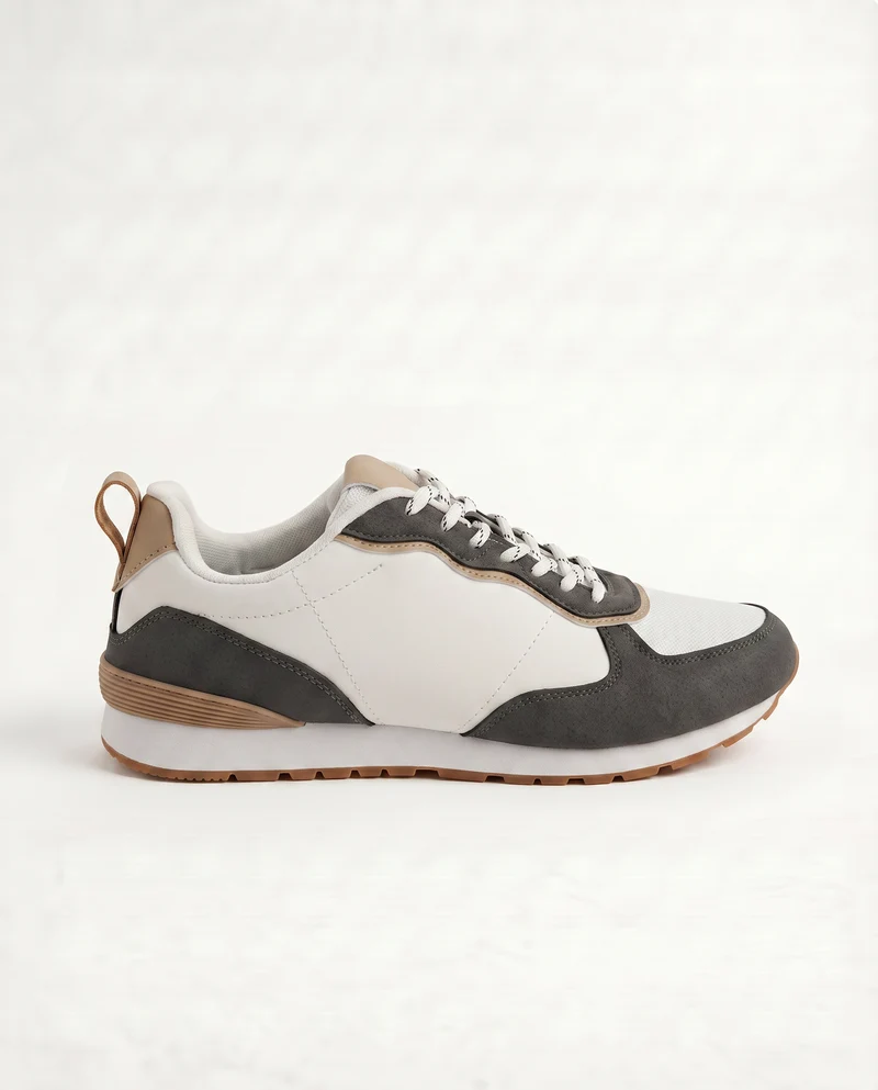 Sneakers bianche con elementi a contrasto - Bianco