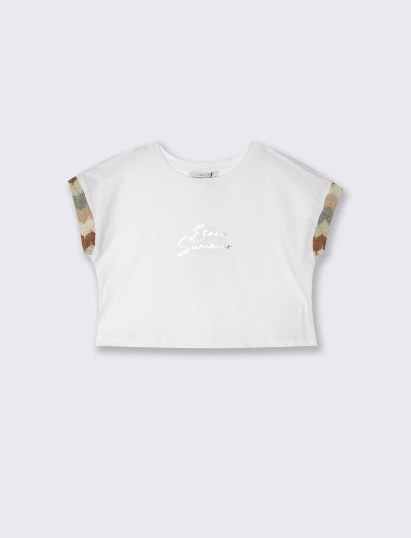 T-shirt cropped con stampa ed inseri a contrasto. - Bianco