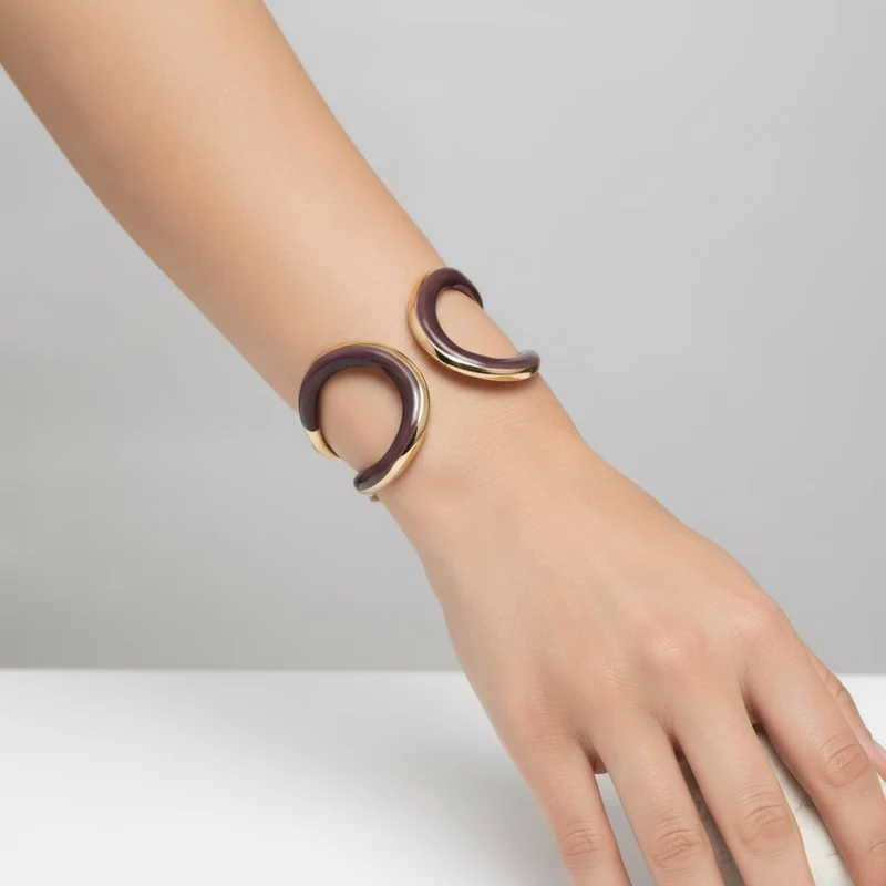 Bracciale rigido con dettaglio smaltato - Rosa