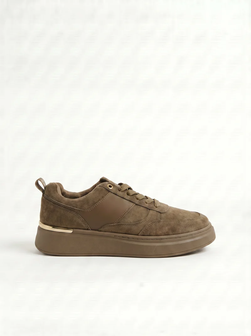 Sneakers beige effetto scamosciato con oro - Beige