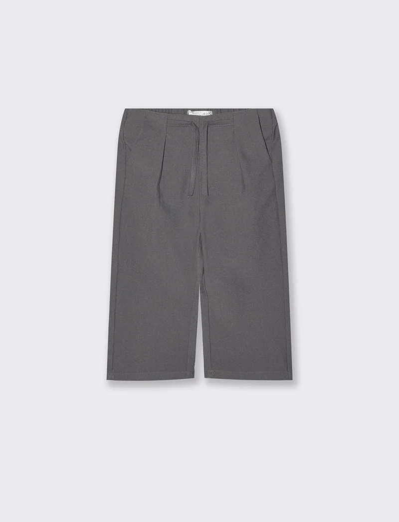 Shorts a quadri con pannello pieghettato - Grigio piombo