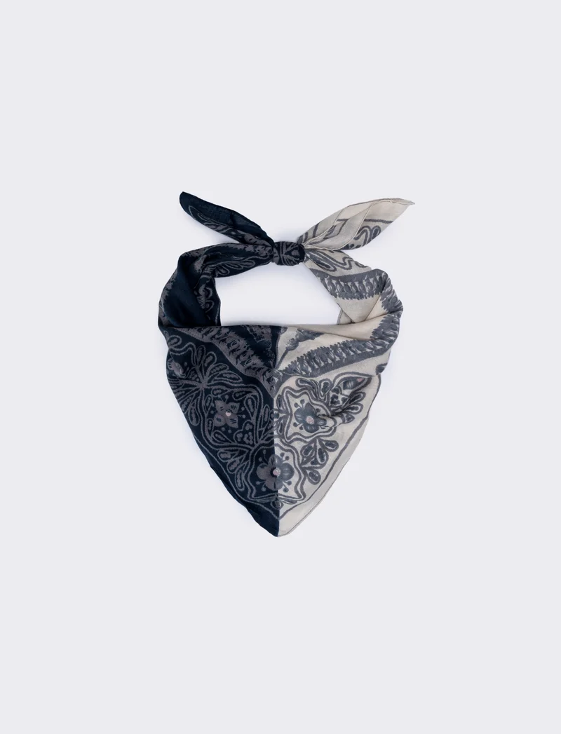 Foulard leggero con stampa fiori - Blu
