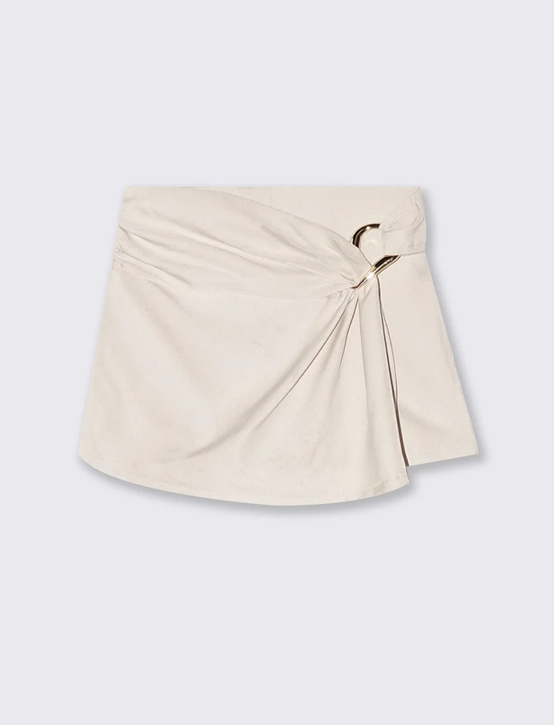 Short finta gonna elegante con accessorio - Beige
