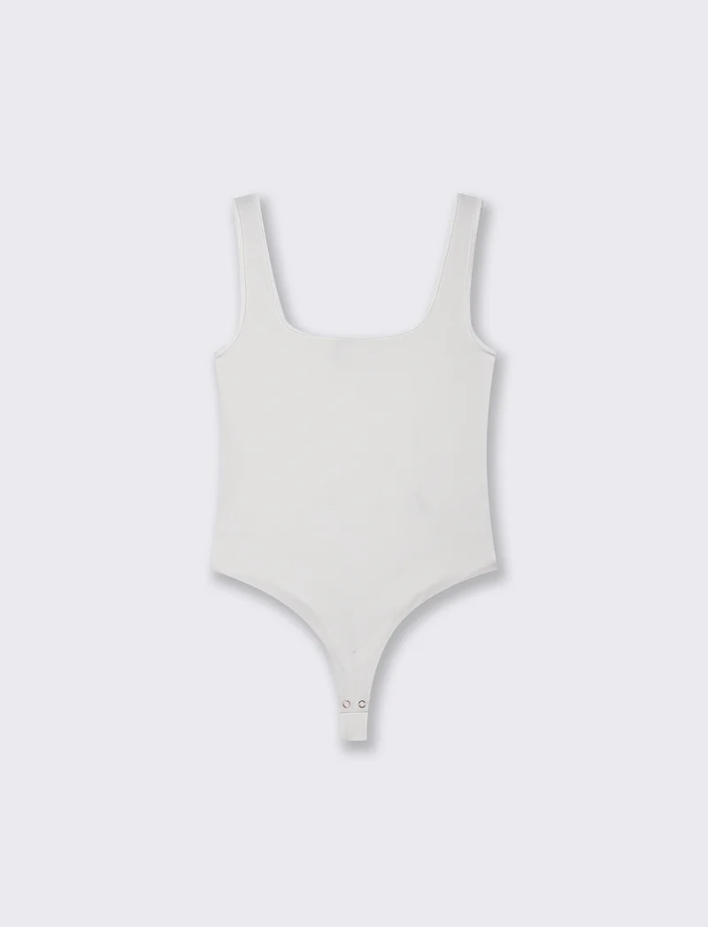Body slim con scollo quadrato elegante - Bianco latte