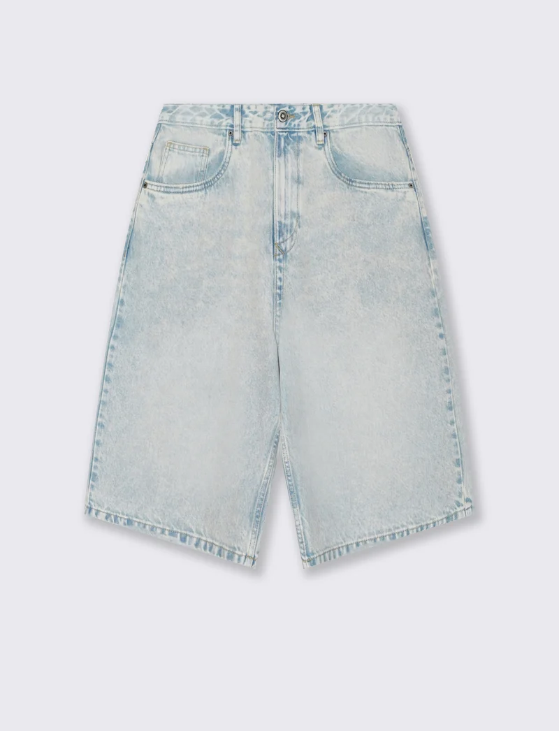 Bermuda Jeans Skater Fit in Denim Slavato - Denim chiaro