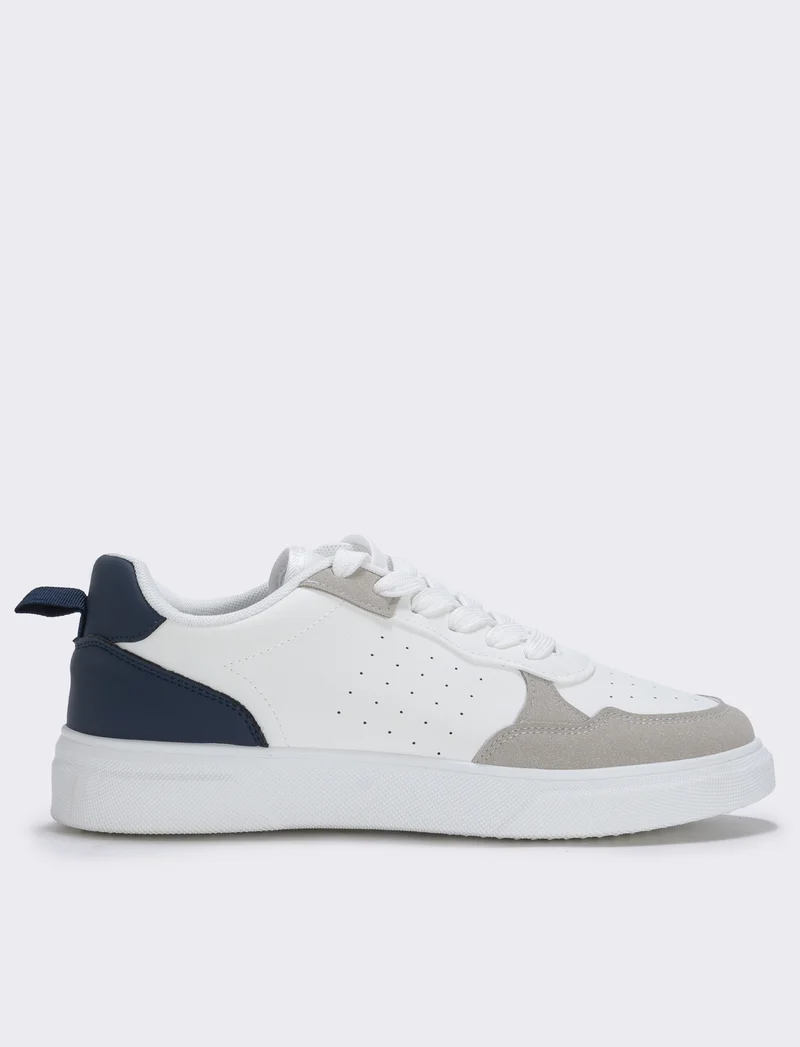 Sneakers bianche con riporti a contrasto - Bianco