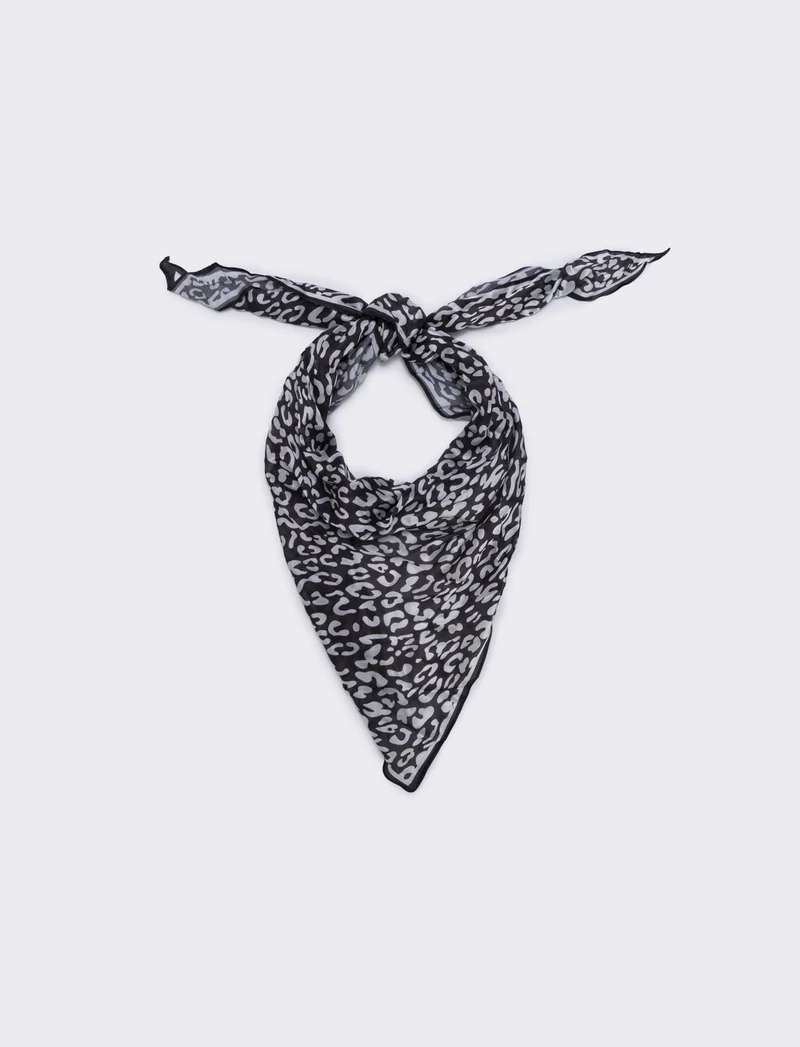 Foulard triangolo in satin - Leopardato