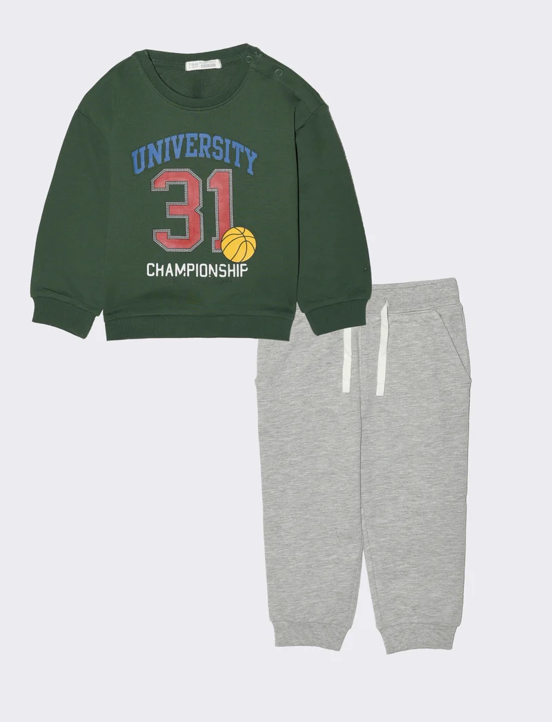 Tuta basica con stampa e jogger tinta unita - Verde abete