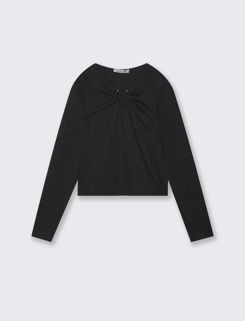 T-shirt manica lunga in maglia con scollatura decorativa. - Nero