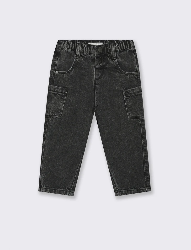 Jeans ampio con tasche - Nero