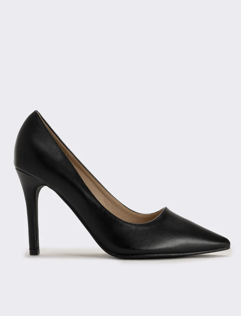 Décolletè: tre varianti chic - Nero