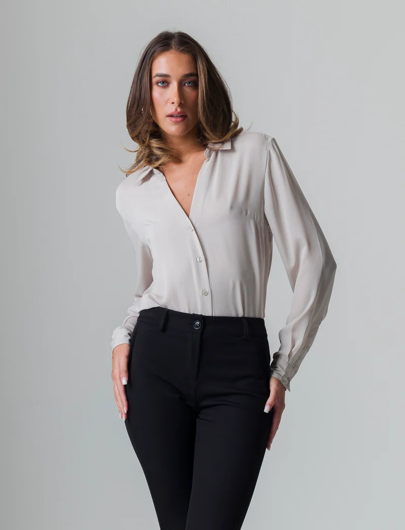 Camicia con spacchi sui fianchi da donna - Sabbia