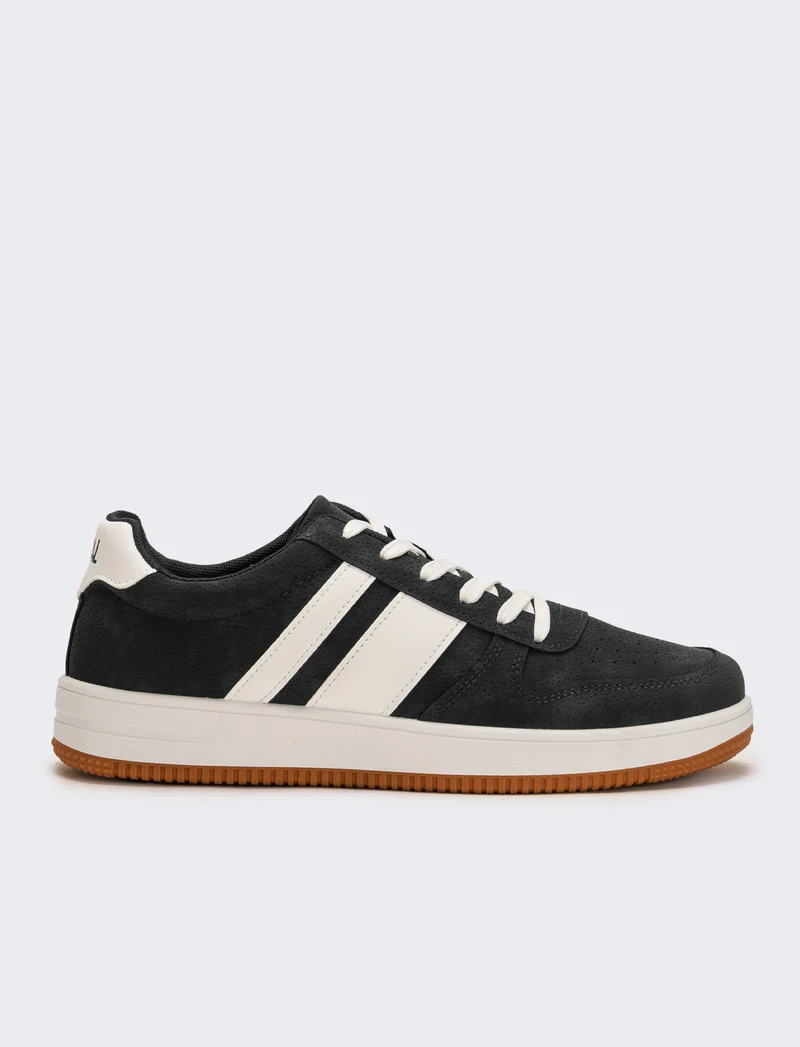 Sneakers con inserti bianchi da uomo - Nero