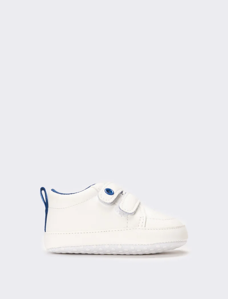 Scarpa con strappi da neonato - Bianco