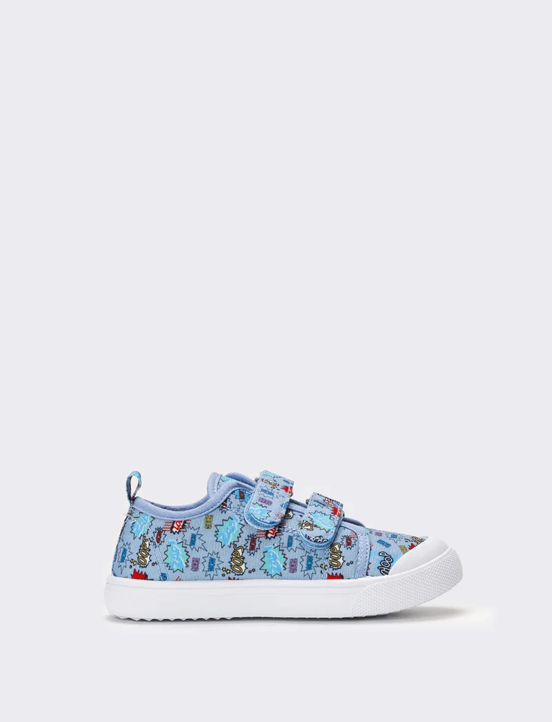 Sneakers con fantasia da bambino - Celeste
