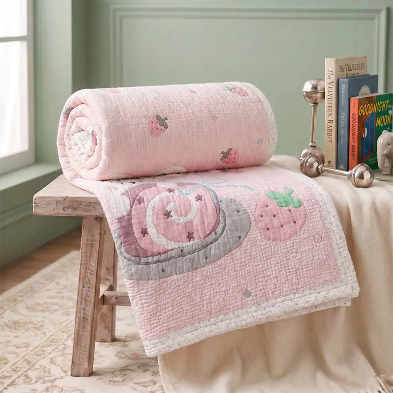 Copertina per neonati in lyocell con coniglietto rosa e fragola