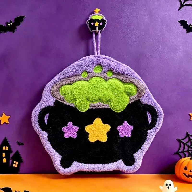 Simpatico asciugamano da appendere a tema Halloween.