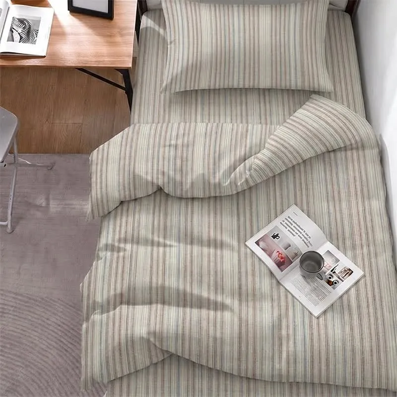 Set di biancheria da letto minimalista a righe sottili, neutro, ideale per il college