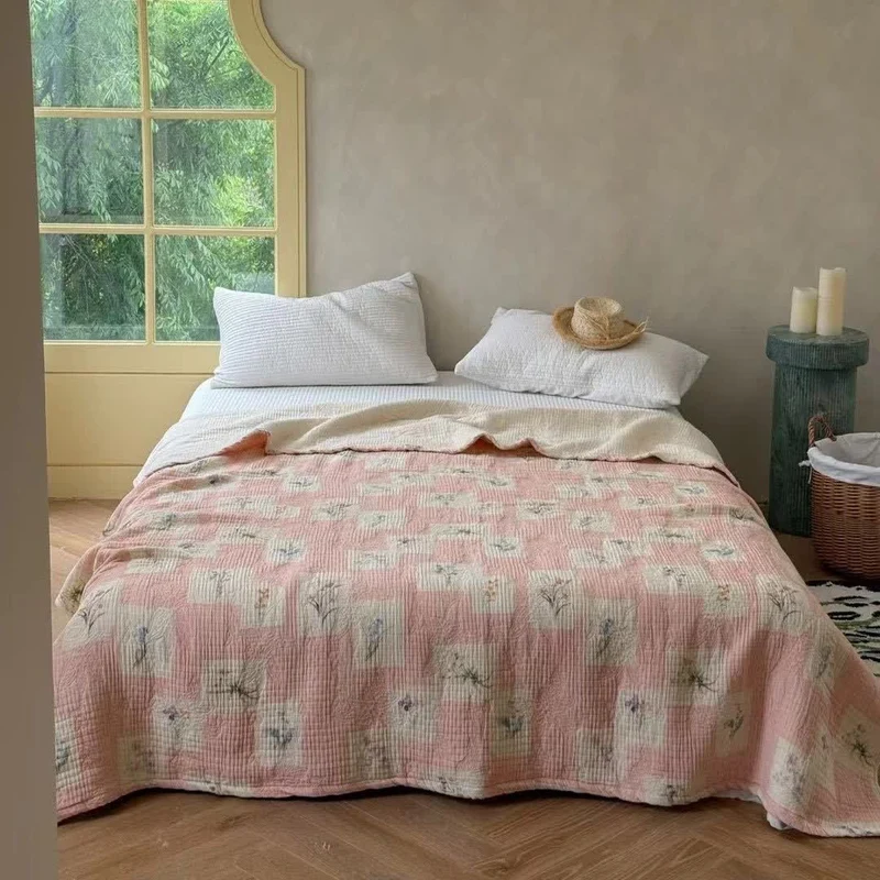Copriletto trapuntato in cotone Cottage Bloom