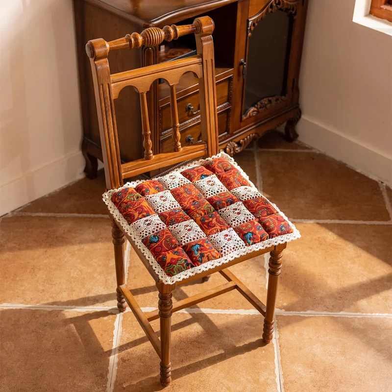 Cuscino quadrato per sedia in stile boho-chic con bordo in pizzo