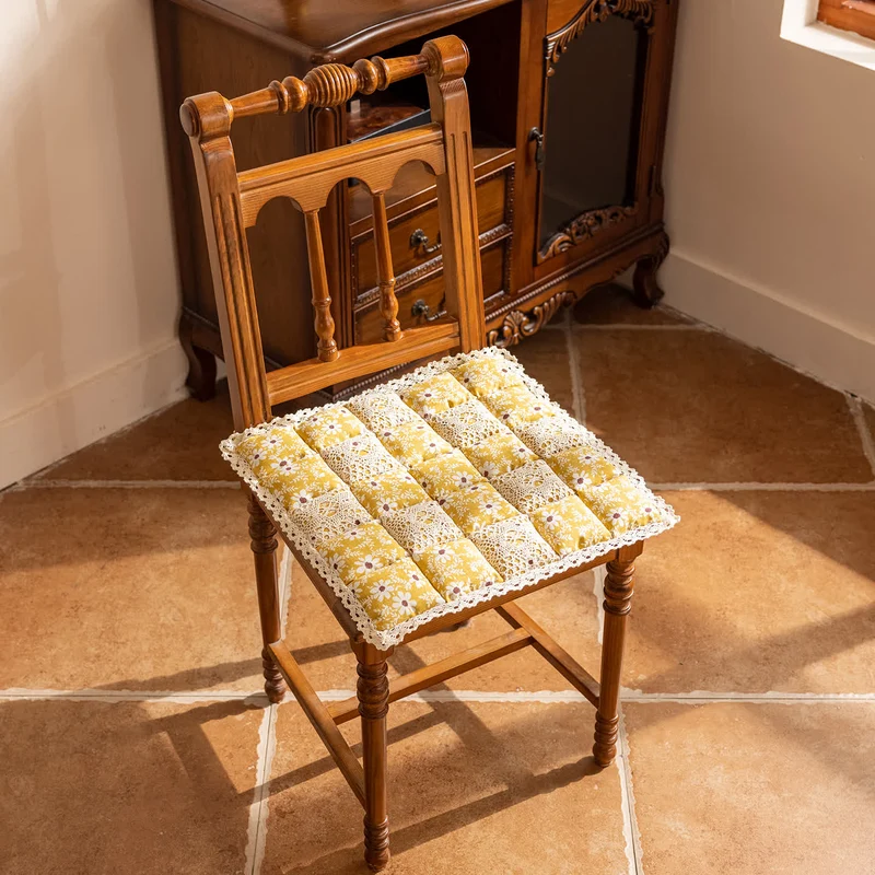 Cuscino per sedia in stile retrò con motivo a margherite patchwork