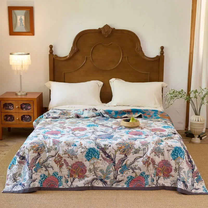 Trapunta reversibile vintage in mussola di cotone con motivi botanici