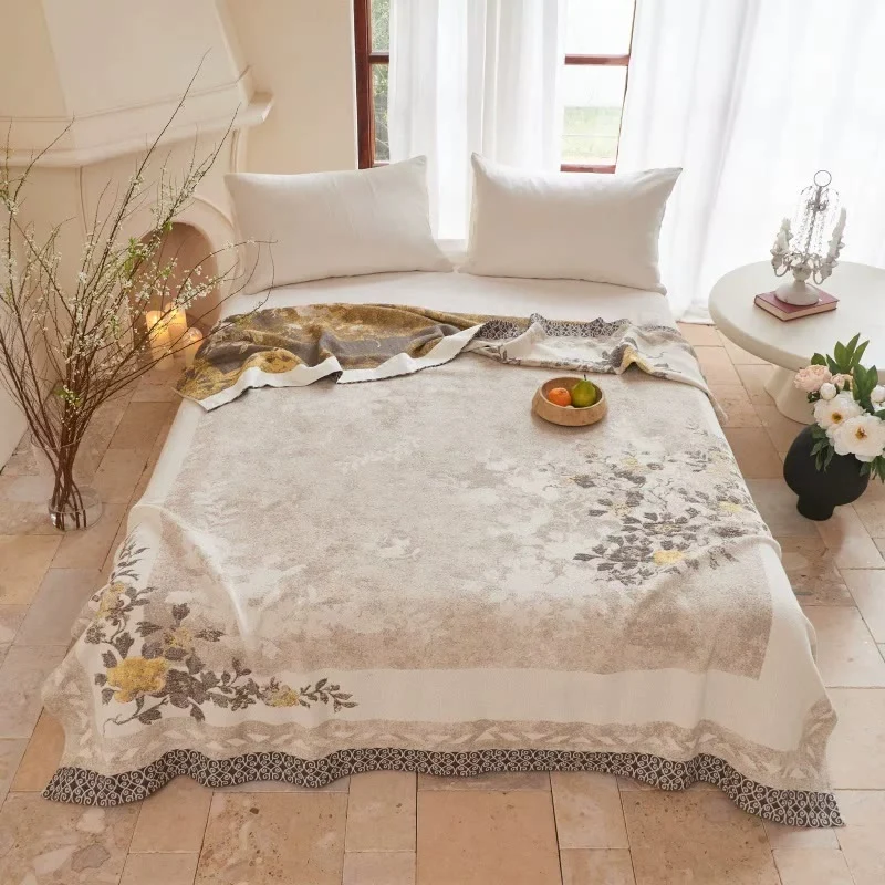 Trapunta reversibile in garza jacquard con motivo peonie orientali