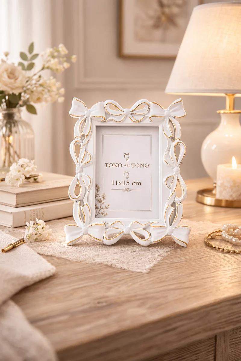 Cornice con Fiocchi e Finiture Oro 11x13 cm