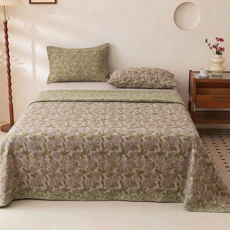 Copriletto in cotone con motivo floreale, perfetto per un accogliente cottage