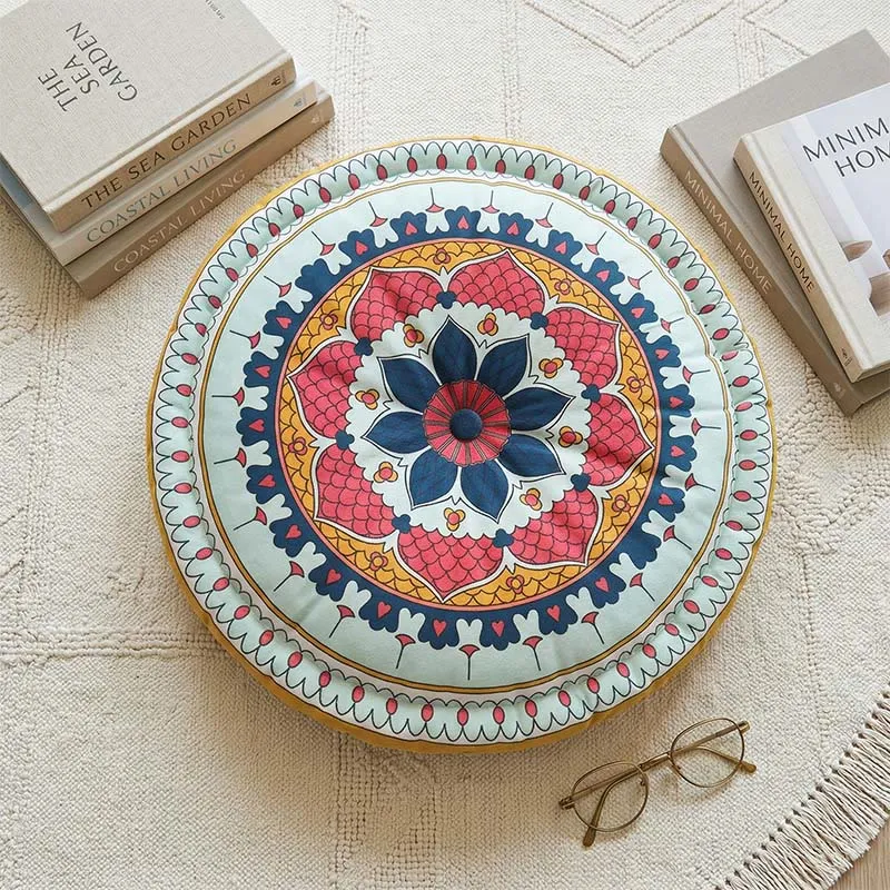 Cuscino decorativo con motivo mandala bohémien a foglie