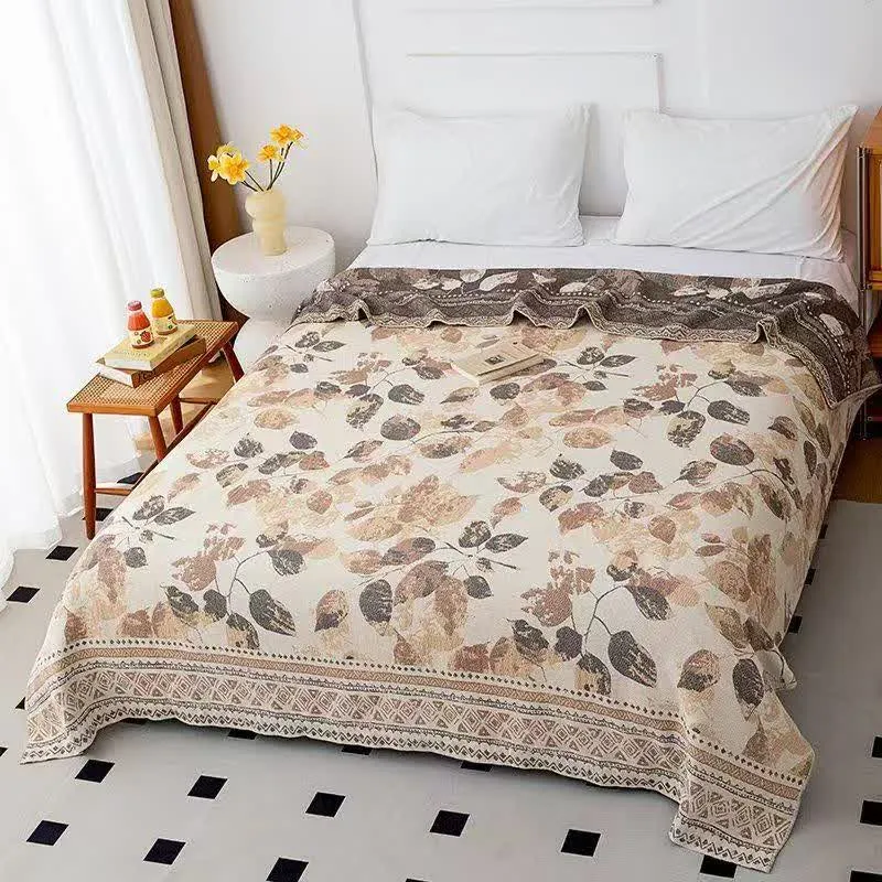 Trapunta in garza di cotone con motivo foglie autunnali in stile bohemien