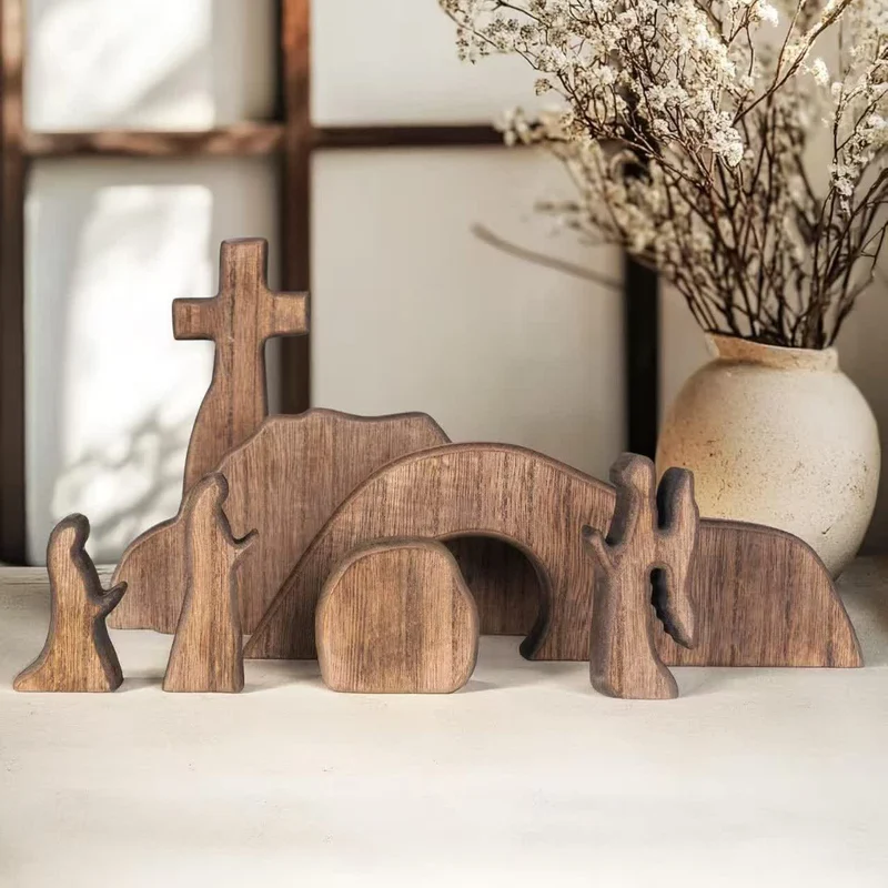 Decorazione pasquale con scena di tomba vuota