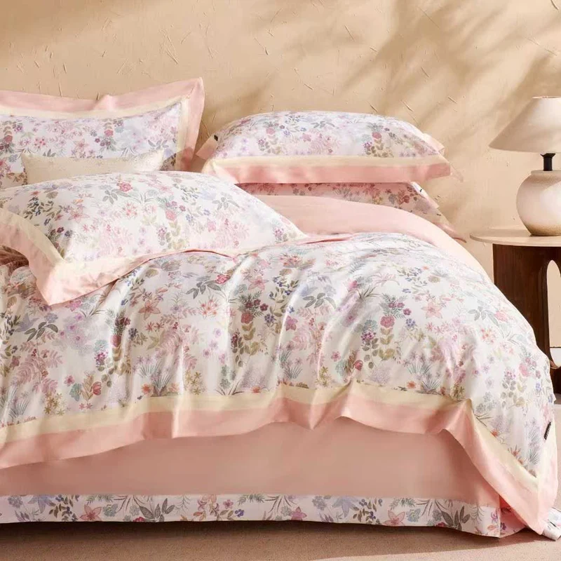 Set di biancheria da letto in cotone con motivo floreale rosa tenue (4 pezzi)