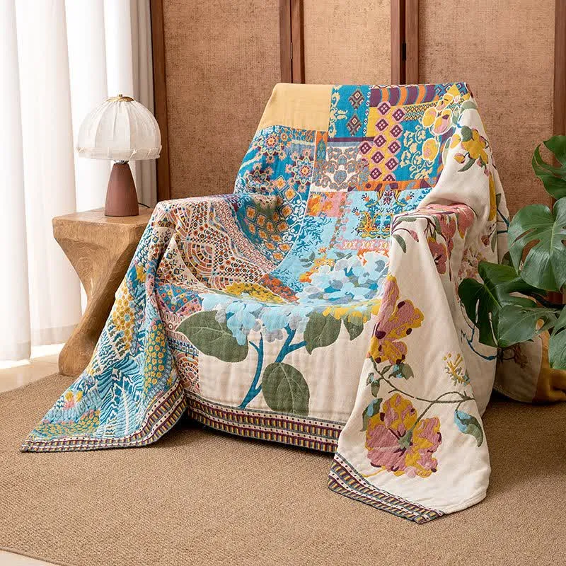 Coperta in garza di cotone con patchwork floreale artistico