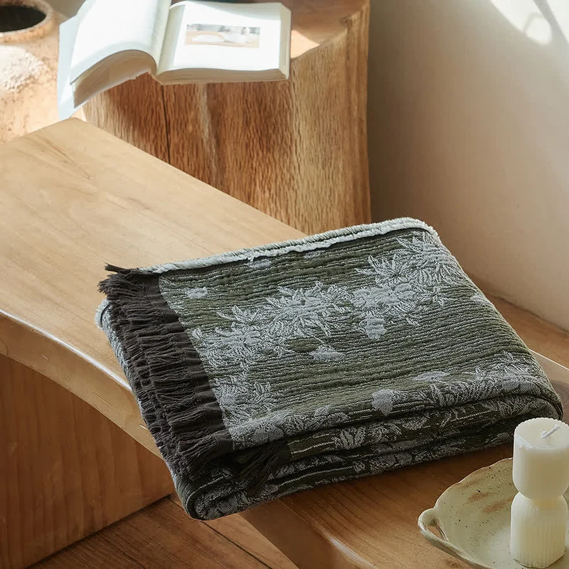 Coperta con nappe in puro cotone floreale vintage