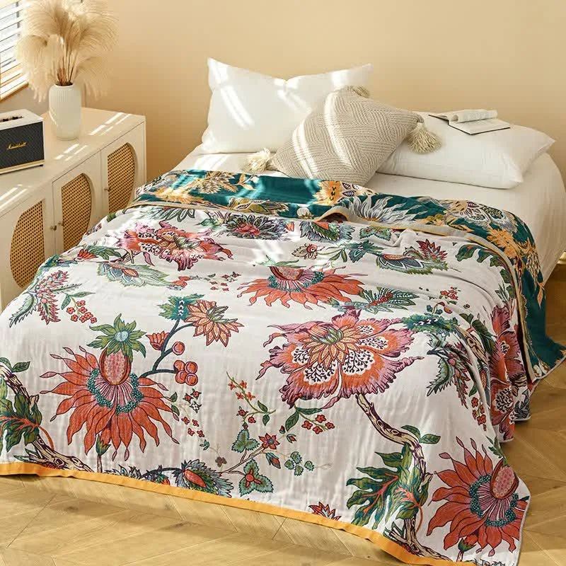 Trapunta in garza di cotone con fiori retrò in fiore