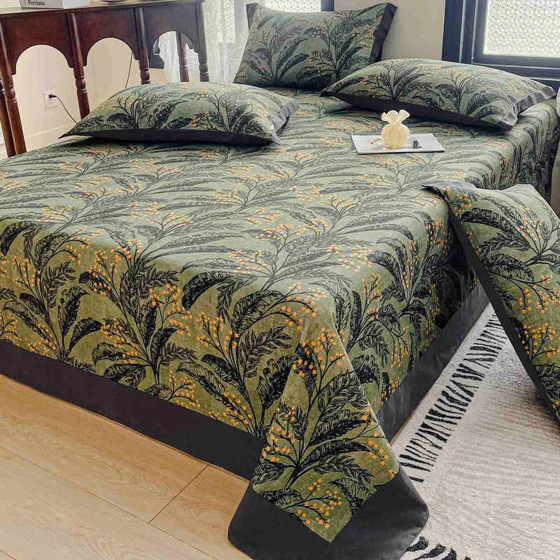 Copriletto in cotone spazzolato con motivo Botanical Berry