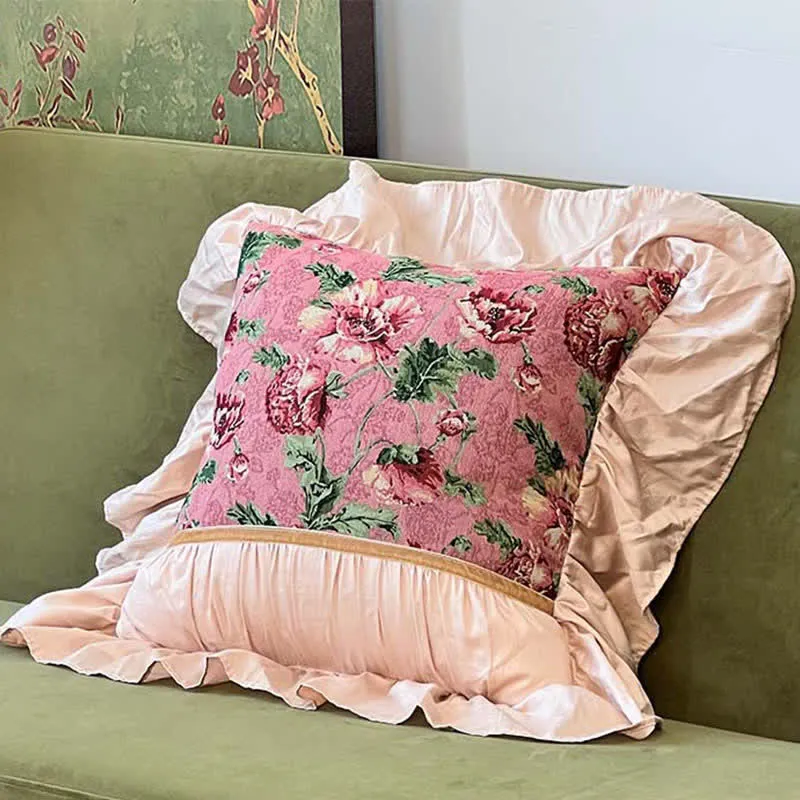 Cuscino floreale con bordo arricciato