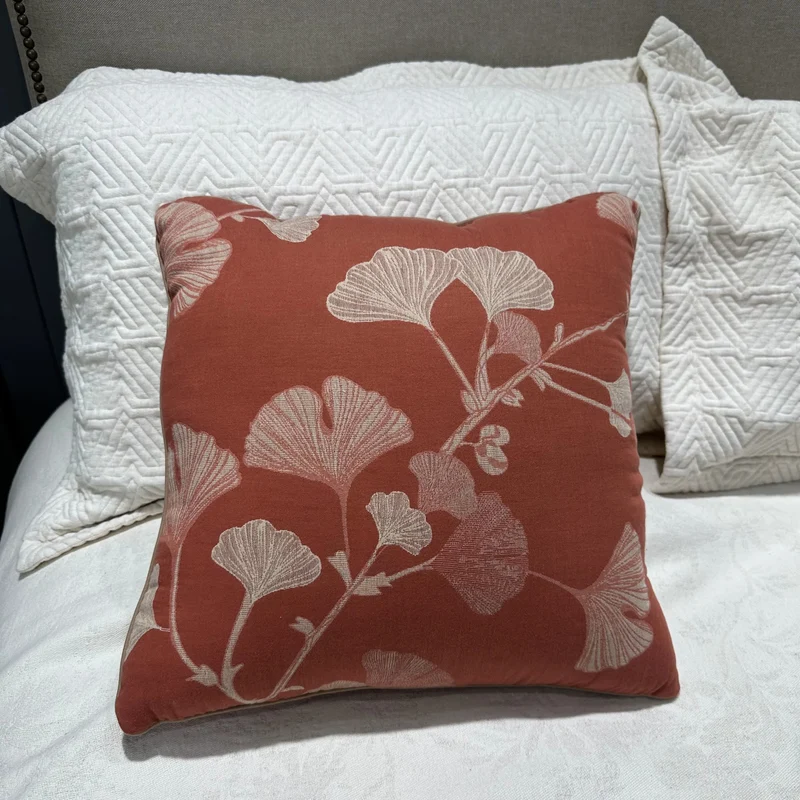Cuscino decorativo rustico con foglie di ginkgo