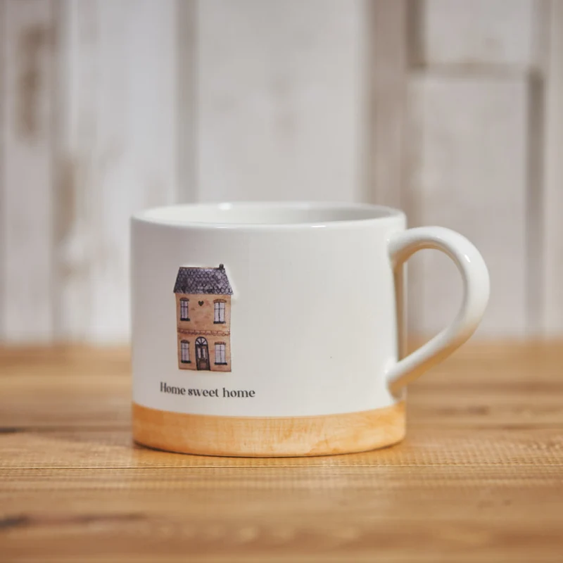 Tazza in ceramica casetta