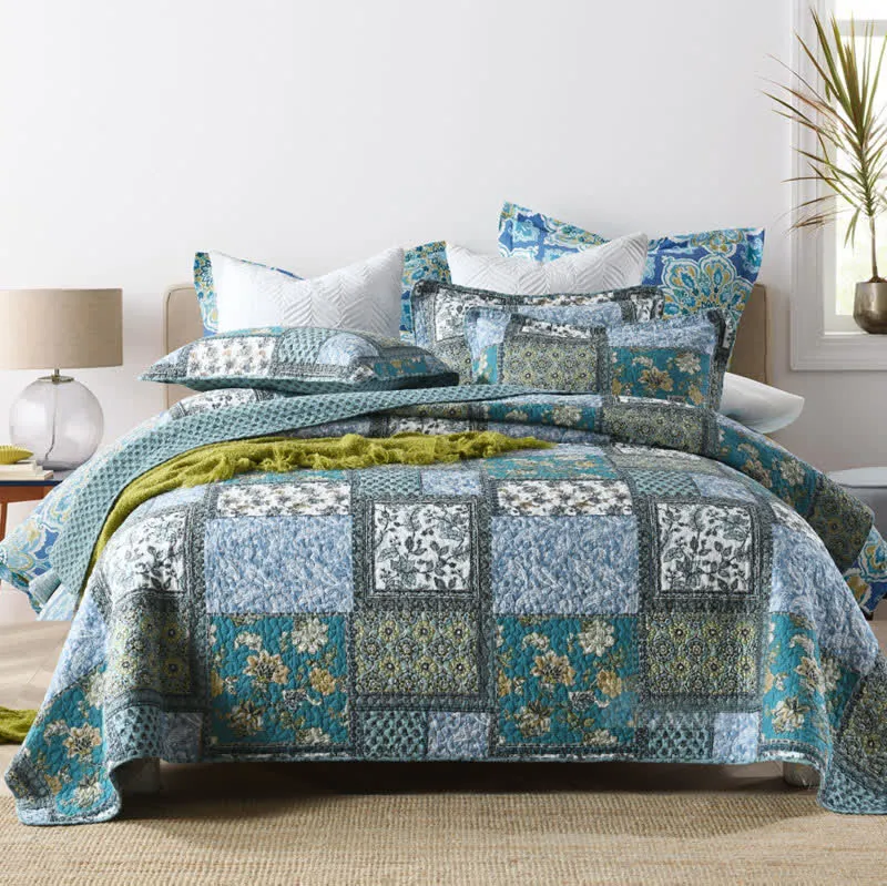 Copriletto trapuntato in cotone floreale vintage Ownkoti