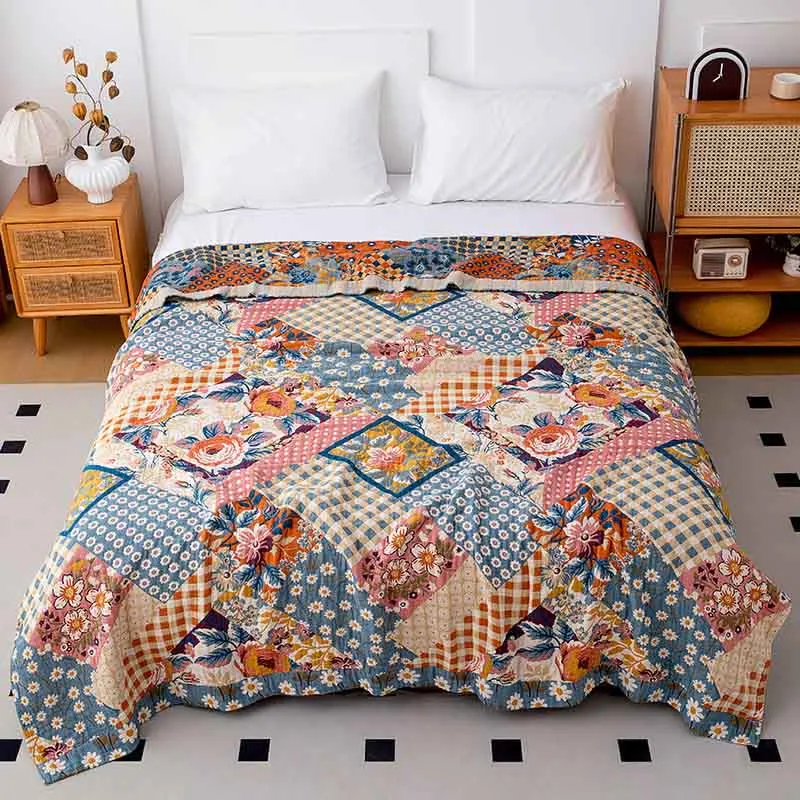 Trapunta in garza di cotone naturale con motivo floreale patchwork